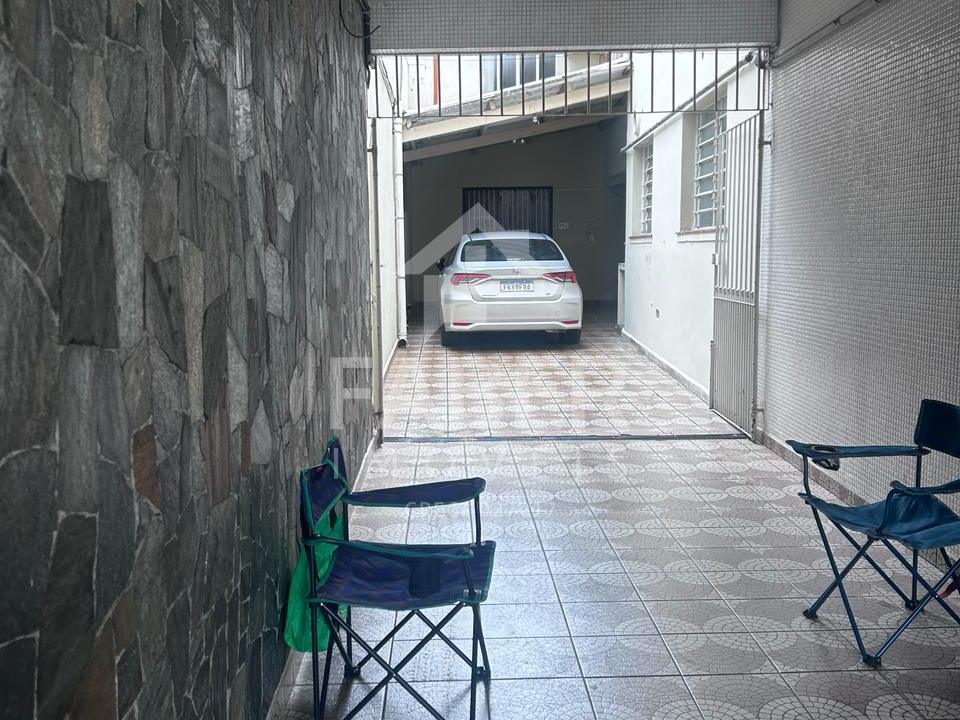 Sobrado amplo com edícula